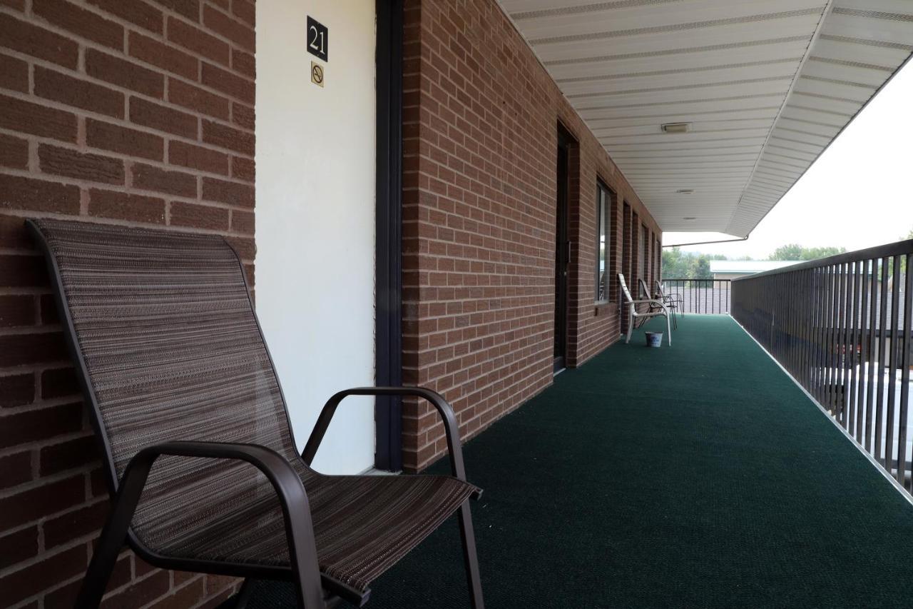 Big Sky Motel Roundup 外观 照片