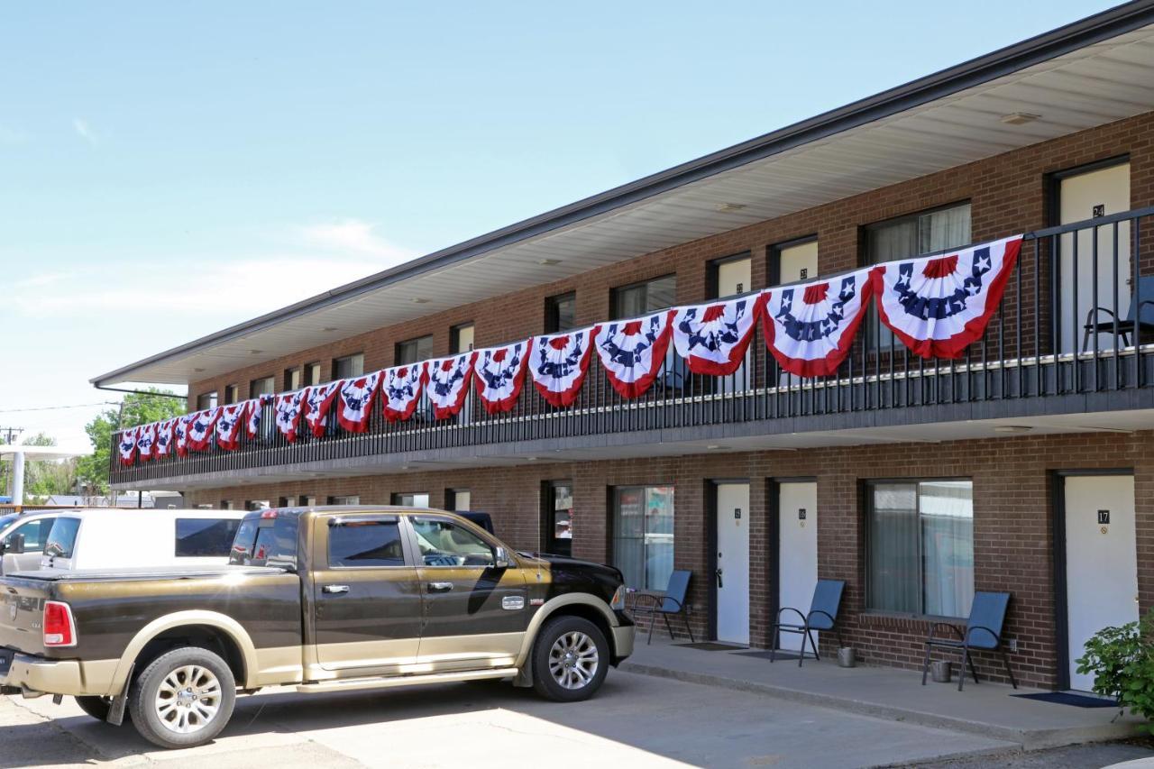Big Sky Motel Roundup 外观 照片